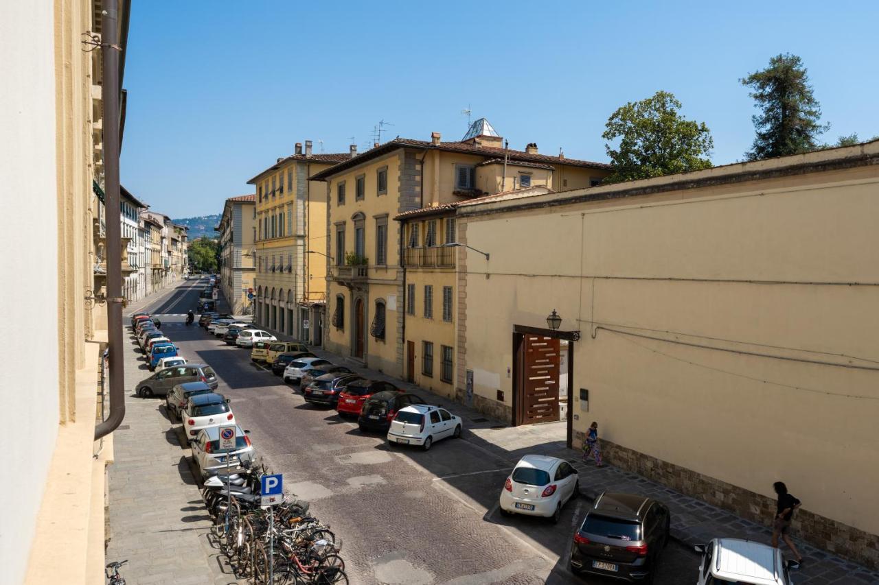 Roommo D'Azeglio Florence Luaran gambar
